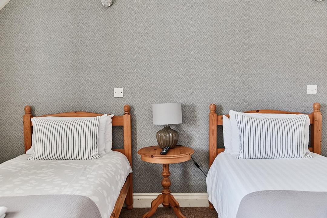 Bed and Breakfast The Bucks Head Carhampton Екстер'єр фото